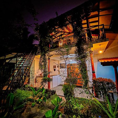 Dinesh Safari Homestay Udawalawe Esterno foto