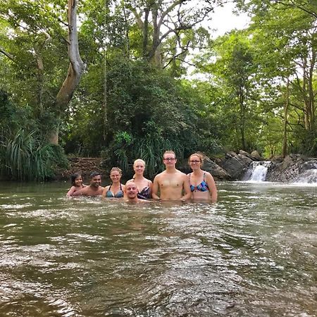 Dinesh Safari Homestay Udawalawe Esterno foto