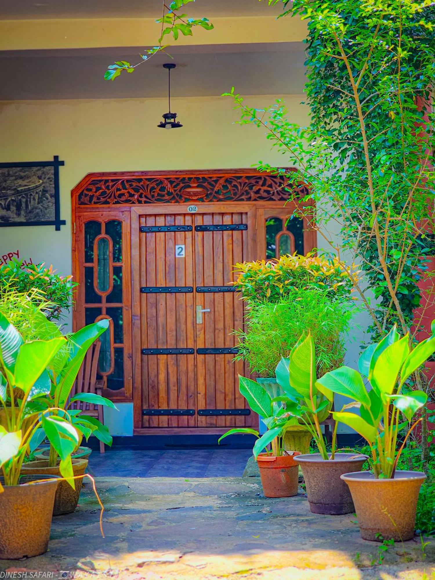 Dinesh Safari Homestay Udawalawe Esterno foto
