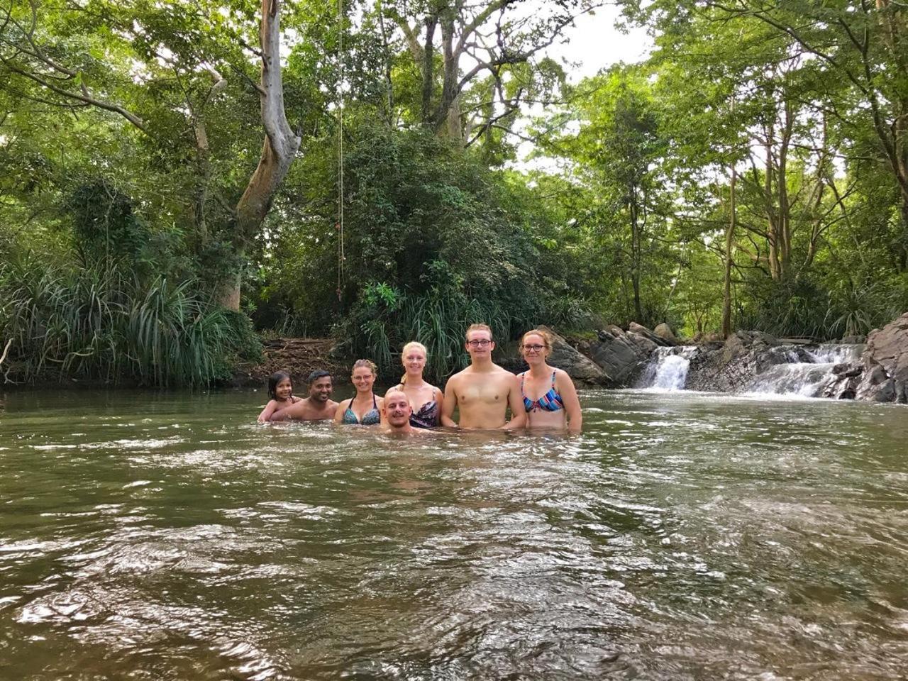 Dinesh Safari Homestay Udawalawe Esterno foto